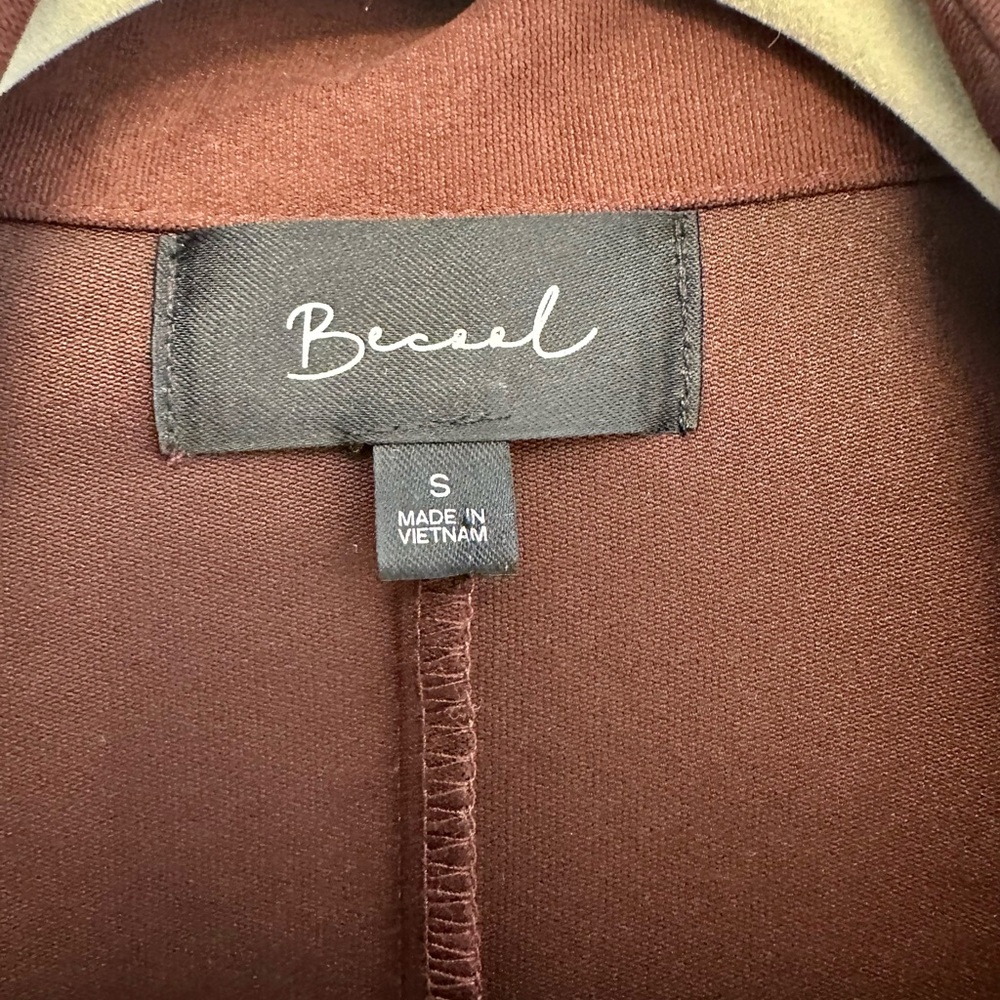 Burgandy Blazer with Lapel Collar and Waist Tie - Picture 4 of 5